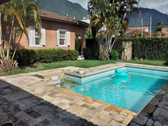 Casa à venda com 7 dormitórios  1 suíte 534 m² Pontal da