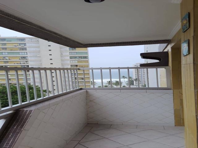 Apartamento para Venda em Guarujá - 4