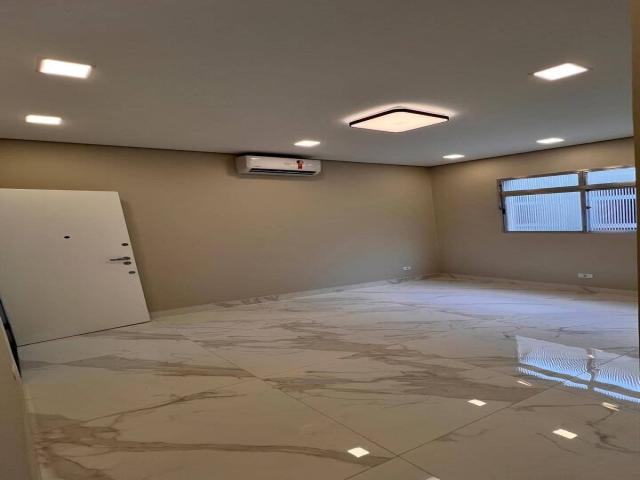 Apartamento modernizado à venda em Santos - 2 quartos Embaré