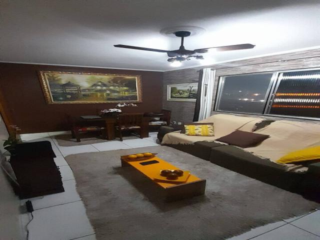 #240-11 - Apartamento para Venda em São Vicente - SP - 2