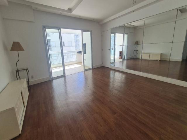 Apartamento alto padrão no Marapé em Santos com varanda gour