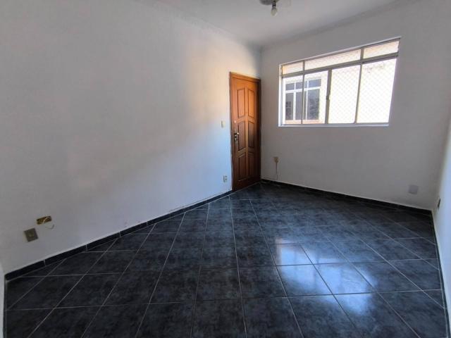 Apartamento com 2 dormitórios à venda no bairro Embaré