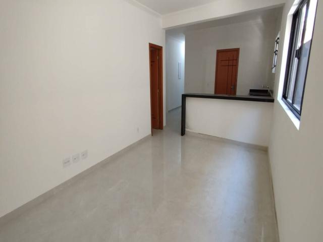 #244-11 - Casa para Venda em Santos - SP - 1